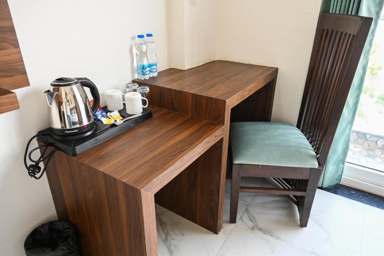 Hotel 7 Heaven Dehradun Ngoại thất bức ảnh
