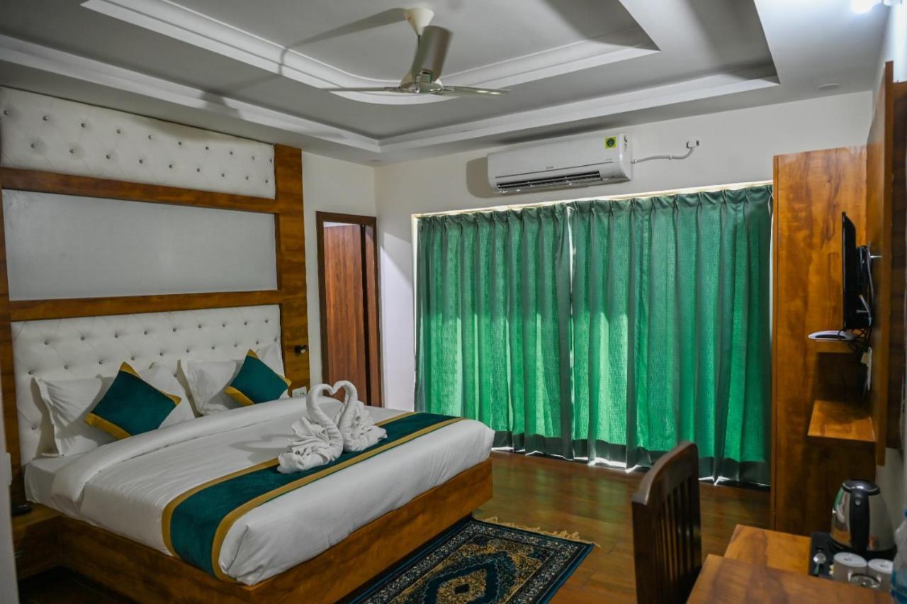 Hotel 7 Heaven Dehradun Ngoại thất bức ảnh