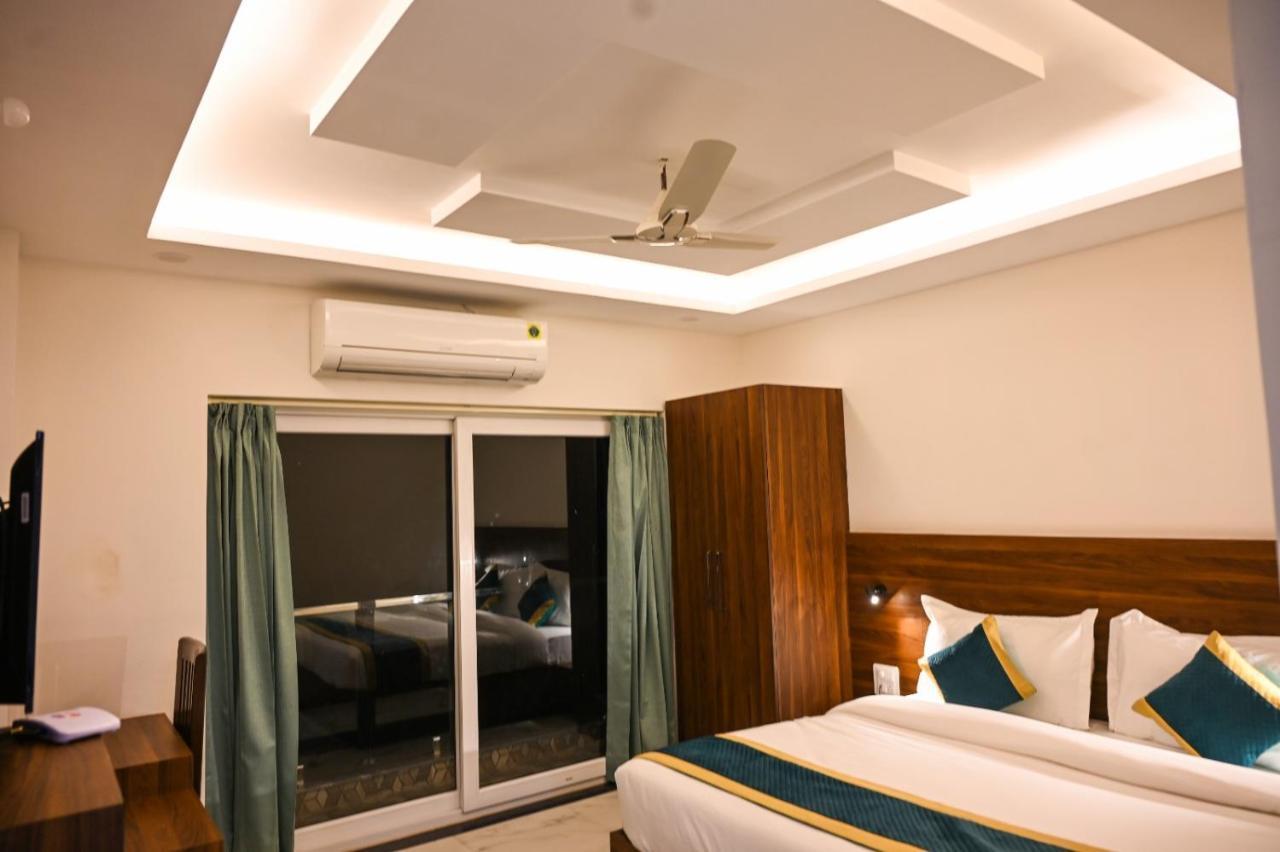 Hotel 7 Heaven Dehradun Ngoại thất bức ảnh
