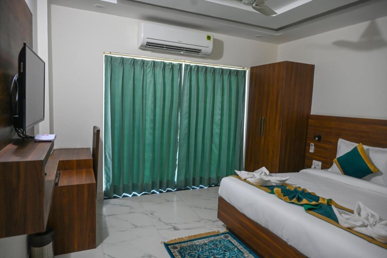 Hotel 7 Heaven Dehradun Ngoại thất bức ảnh