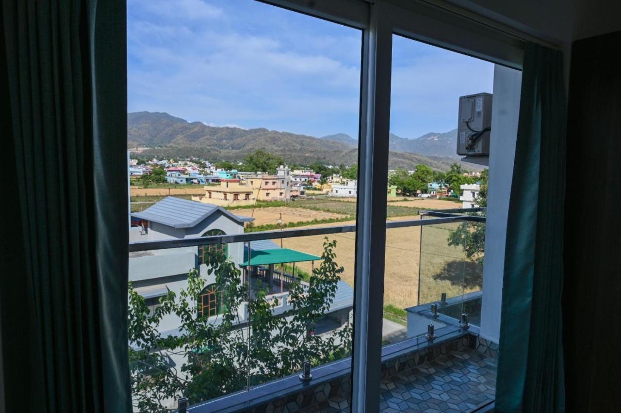 Hotel 7 Heaven Dehradun Ngoại thất bức ảnh
