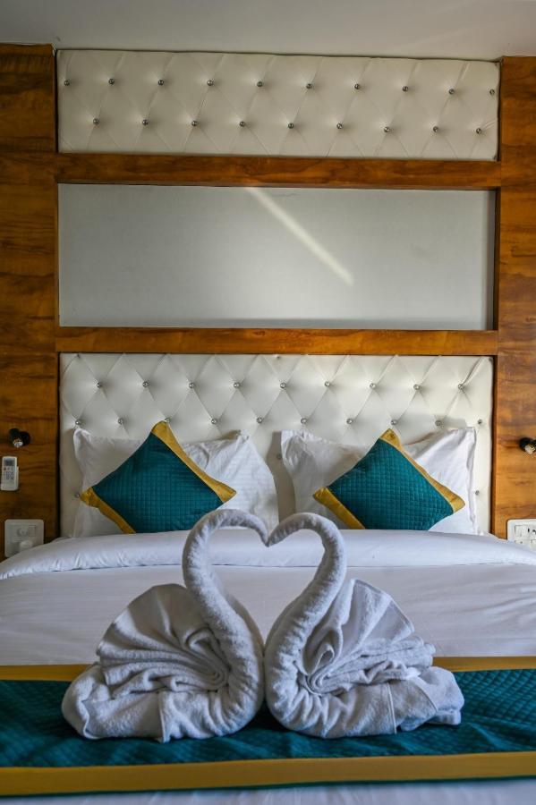 Hotel 7 Heaven Dehradun Ngoại thất bức ảnh
