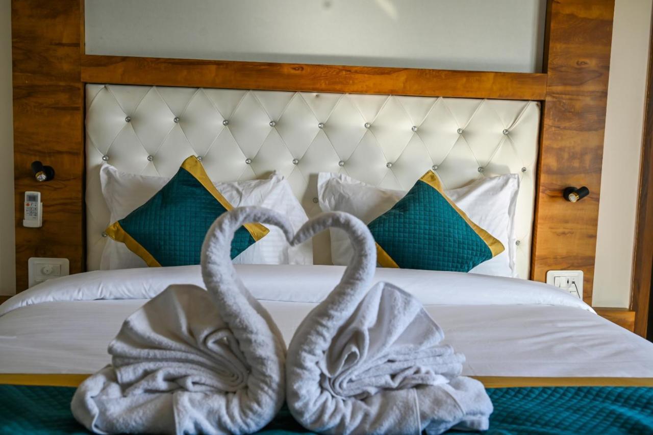 Hotel 7 Heaven Dehradun Ngoại thất bức ảnh