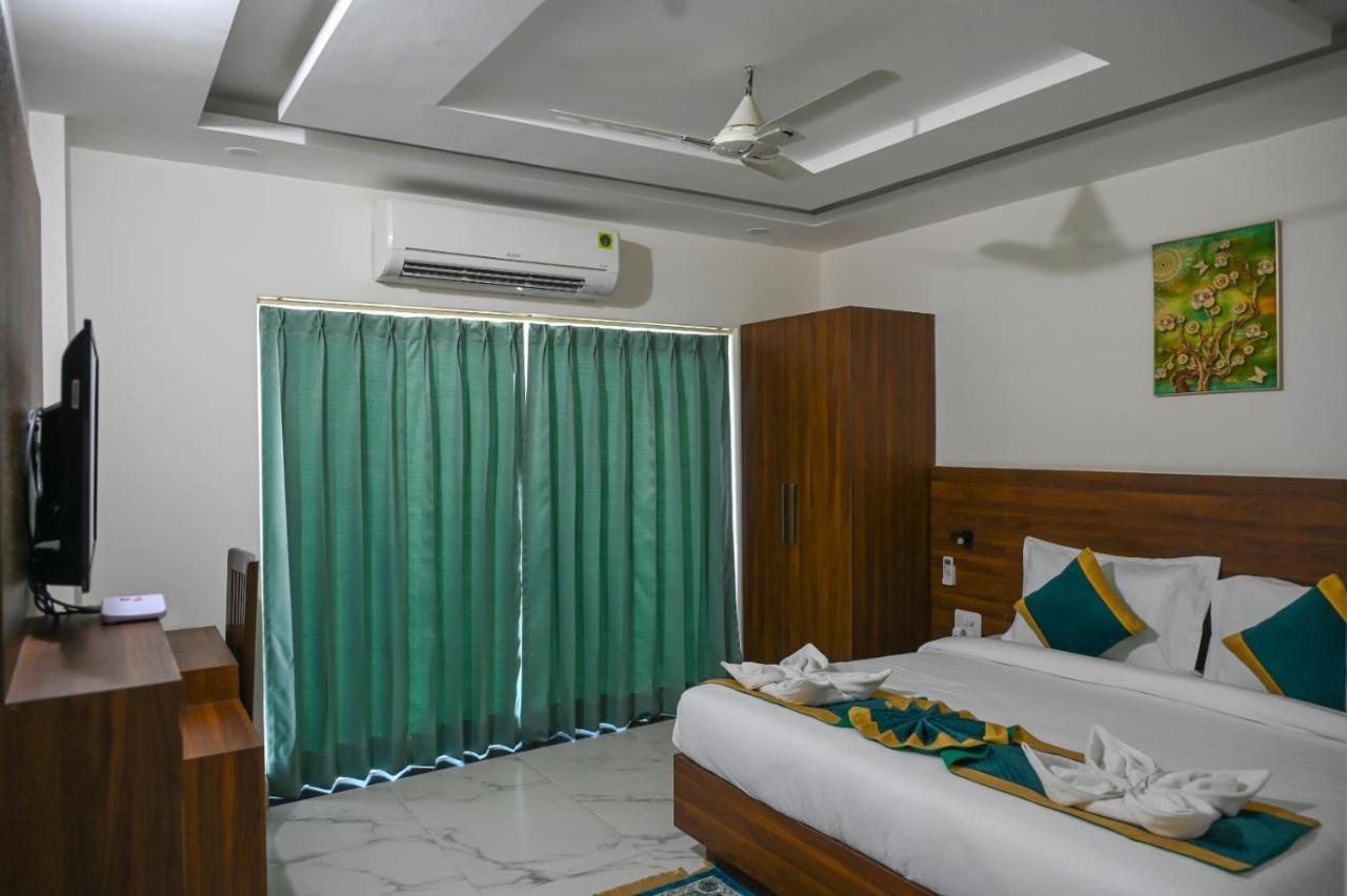 Hotel 7 Heaven Dehradun Ngoại thất bức ảnh