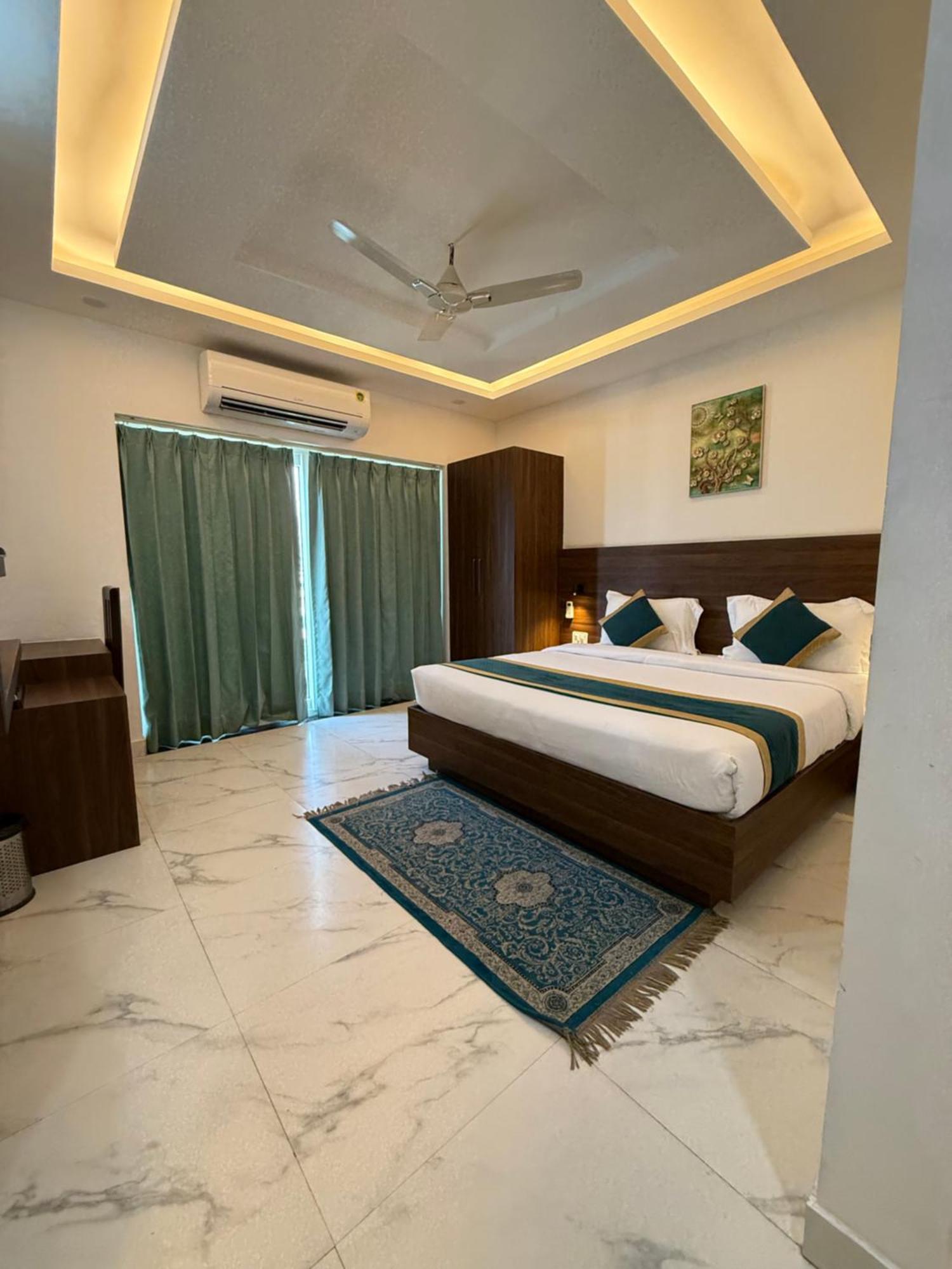 Hotel 7 Heaven Dehradun Ngoại thất bức ảnh